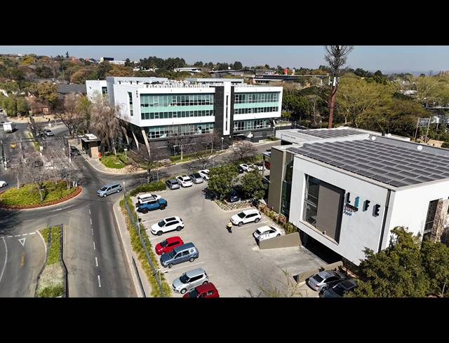 287M² OFFICE TO LET IN MAGALIESSIG